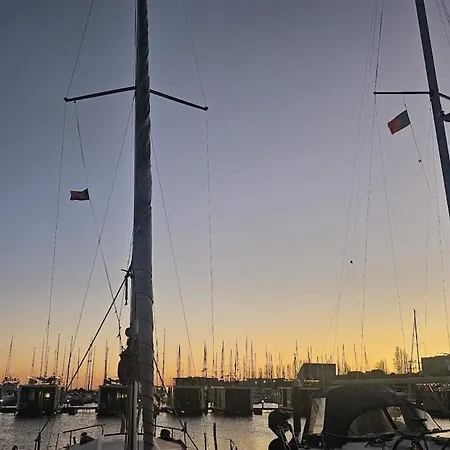 Ботель Boat Speedboat G44 *