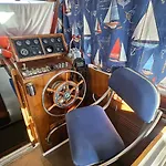 Hotel na wodzie Boat Speedboat G44